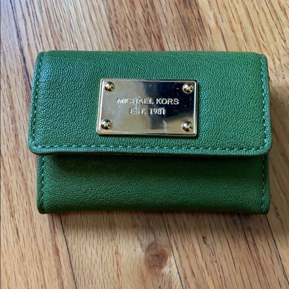 Michael Kors wallet 💚